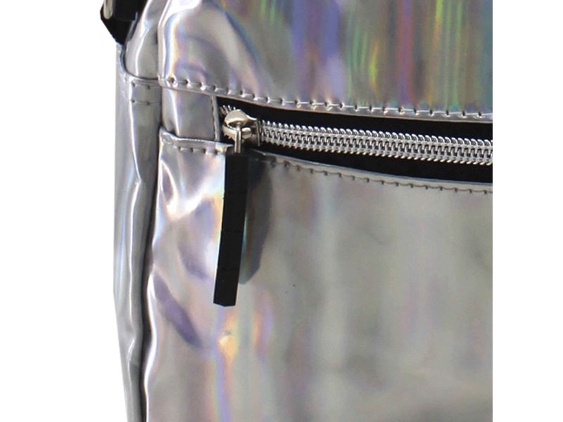 Bolso-Yolo-de-Hombro-con-Compartimiento-Principal-y-un-Bolsillo-Peque-o-al-Frente-Color-Plateado-2-29145