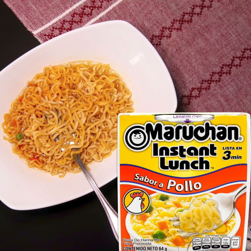 Lamine yamal promocionando Fideos Ramen.